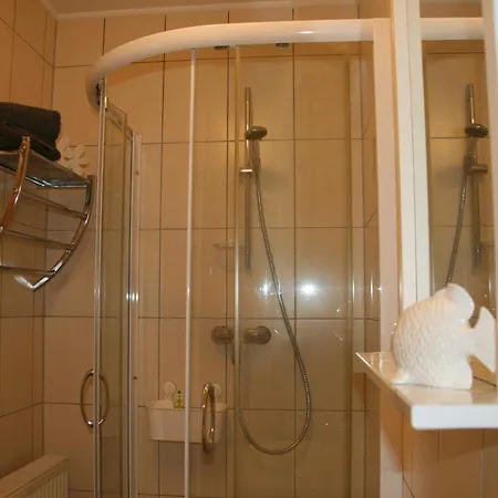 Nahe Ostseebad Kuehlungsborn Apartamento *